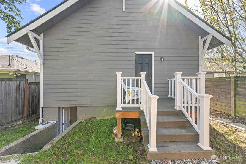 Property photo for 1413 26th Avenue, Seattle photo 24