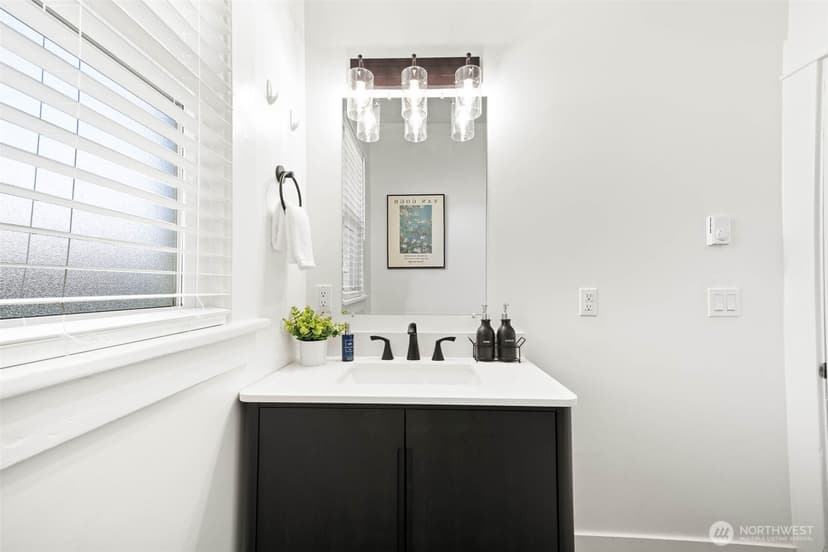 Property photo for 1413 26th Avenue, Seattle photo 18