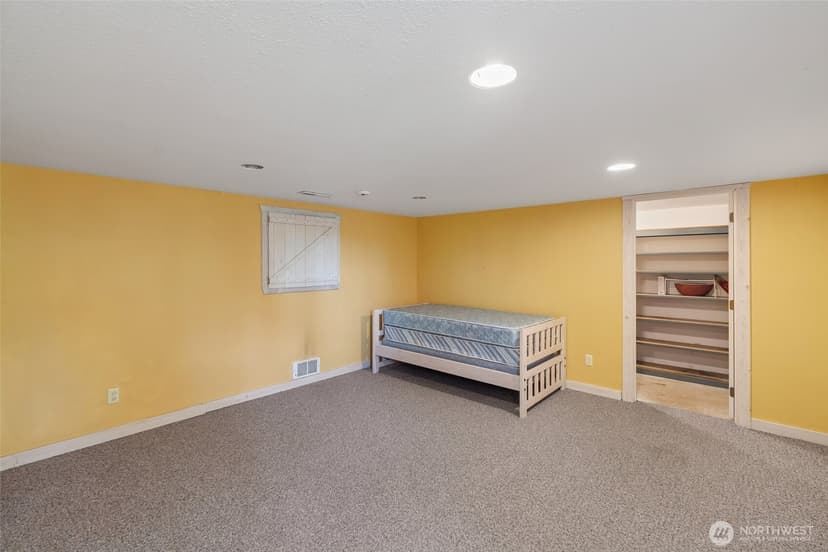 Property photo for 11103 13th Street E, Edgewood photo 23