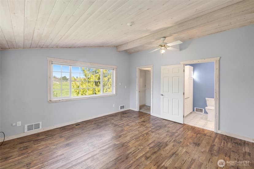 Property photo for 11103 13th Street E, Edgewood photo 15