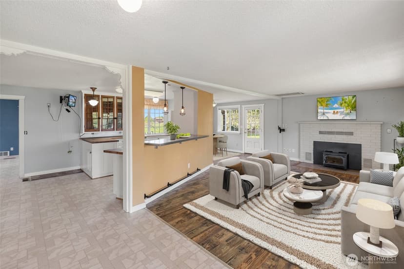 Property photo for 11103 13th Street E, Edgewood photo 6