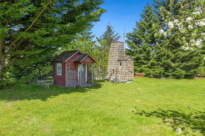 Property photo for 11103 13th Street E, Edgewood photo 32