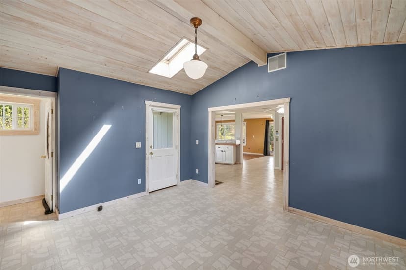 Property photo for 11103 13th Street E, Edgewood photo 12