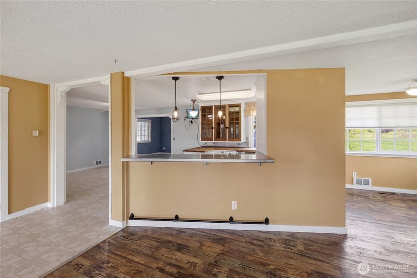 Property photo for 11103 13th Street E, Edgewood photo 7