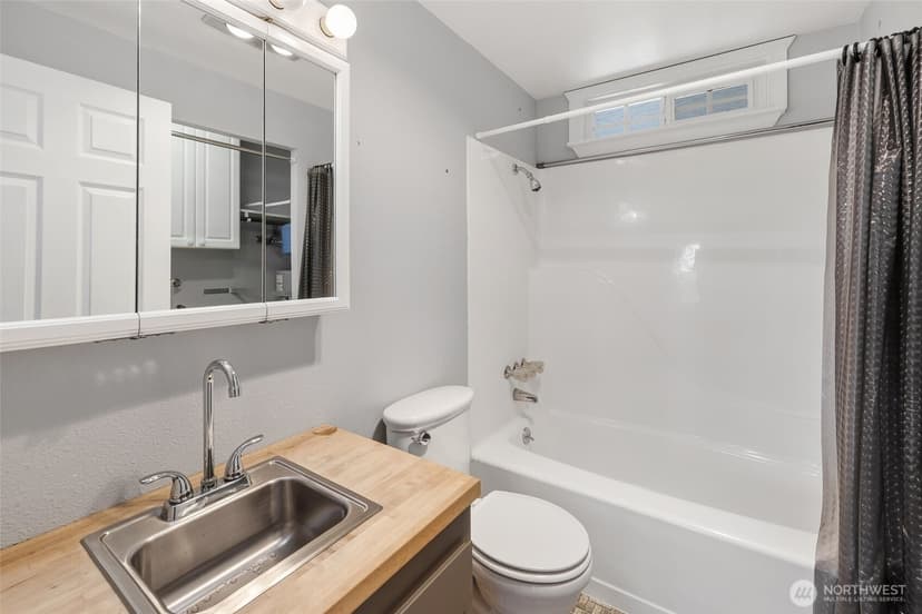 Property photo for 11103 13th Street E, Edgewood photo 22