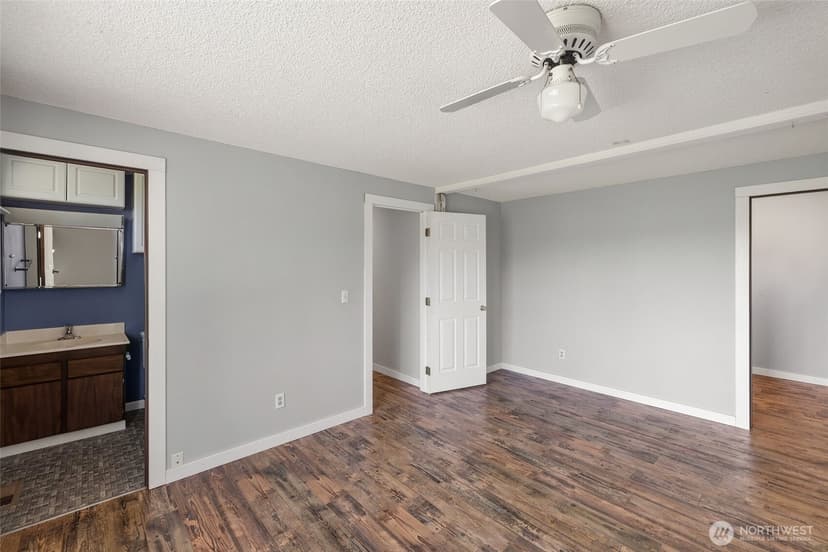 Property photo for 11103 13th Street E, Edgewood photo 18