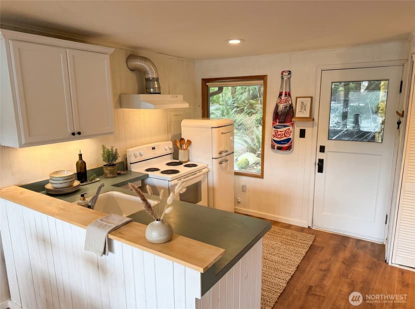Property photo for 4945 Lakeside Drive, Langley photo 15