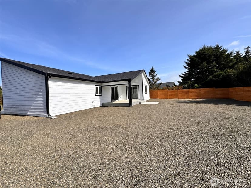 Property photo for 737 Ocean Shores Boulevard SW, Ocean Shores photo 29