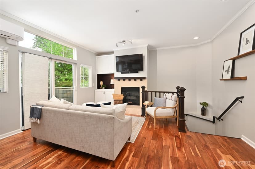 Property photo for 2130 Newport Way NW #7-4, Issaquah photo 6