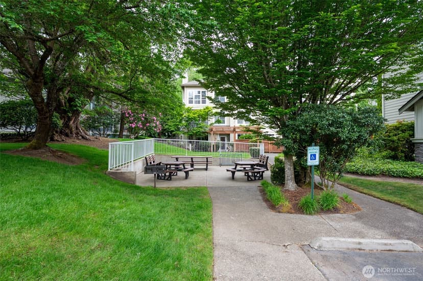 Property photo for 2130 Newport Way NW #7-4, Issaquah photo 22