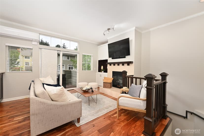 Property photo for 2130 Newport Way NW #7-4, Issaquah photo 5