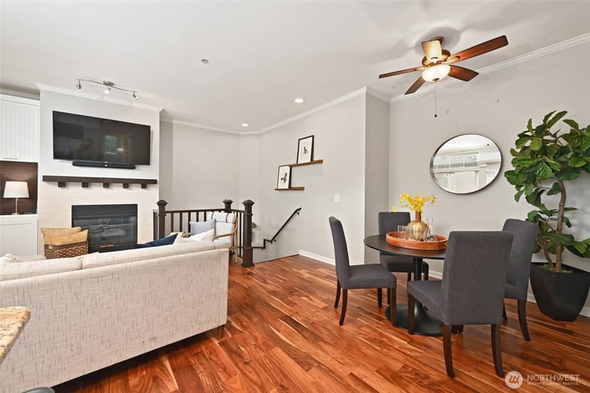 Property photo for 2130 Newport Way NW #7-4, Issaquah photo 8