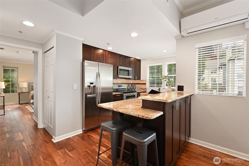 Property photo for 2130 Newport Way NW #7-4, Issaquah photo 12