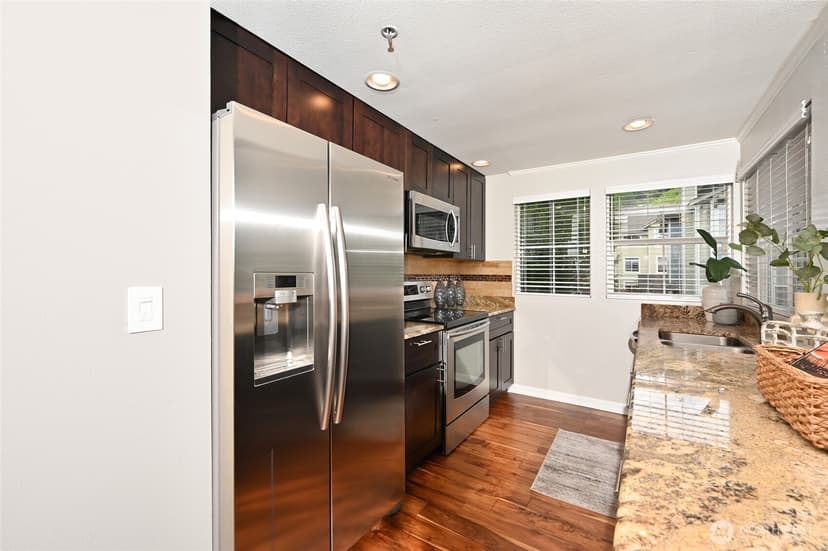 Property photo for 2130 Newport Way NW #7-4, Issaquah photo 9