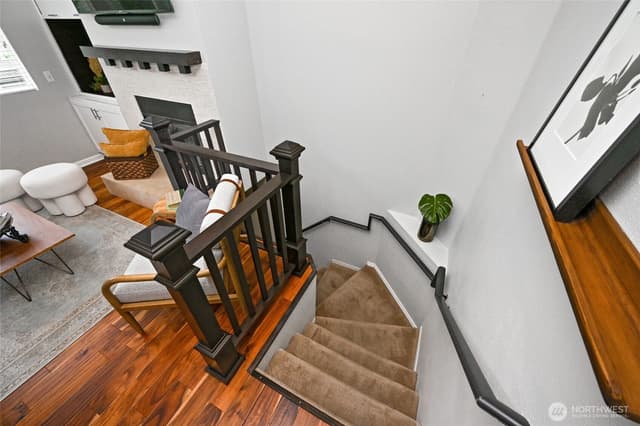 Property photo for 2130 Newport Way NW #7-4, Issaquah photo 4