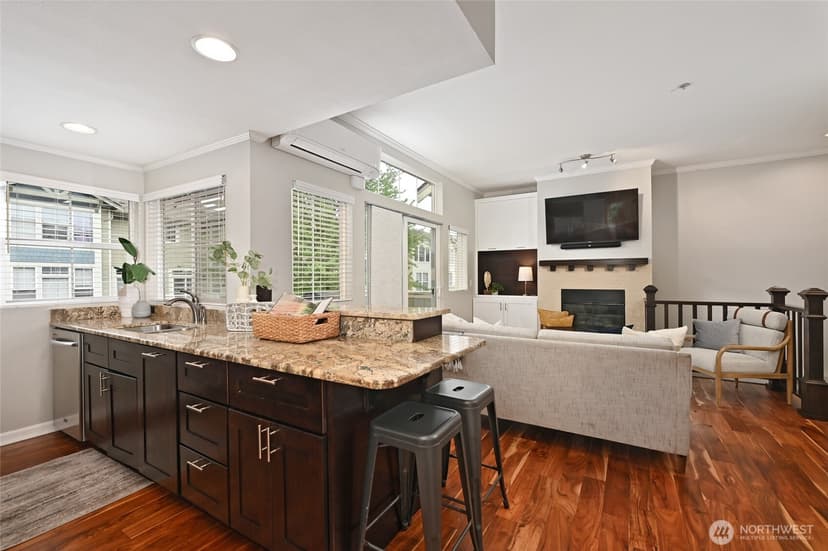 Property photo for 2130 Newport Way NW #7-4, Issaquah photo 11