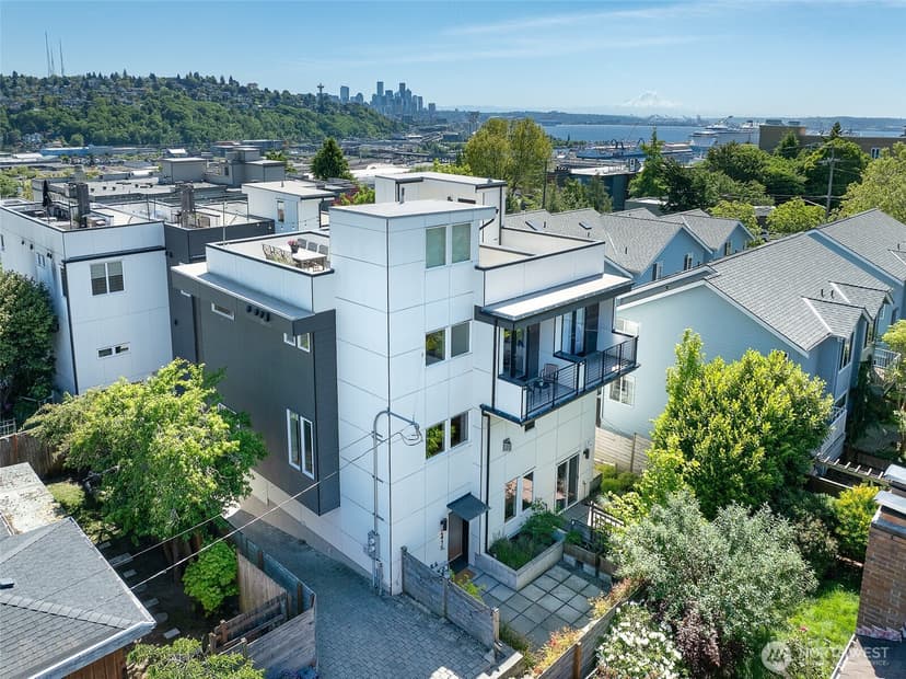 Property photo for 2415 W Lynn Street, Seattle