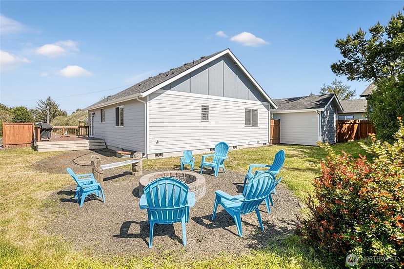 Property photo for 399 Seashore Street SW, Ocean Shores photo 31