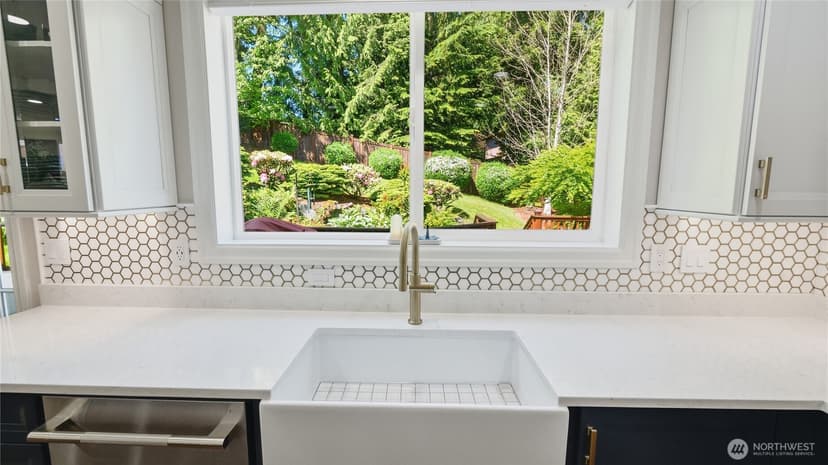 Property photo for 18212 73rd Avenue W, Edmonds photo 8