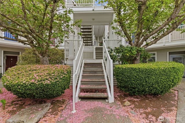 Property photo for 5400 Harbour Pointe Boulevard #G202, Mukilteo photo 2