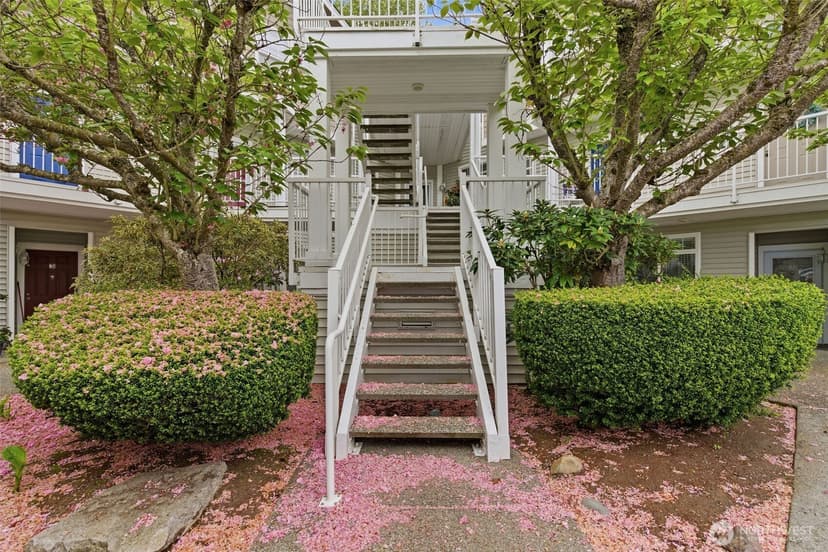 Property photo for 5400 Harbour Pointe Boulevard #G202, Mukilteo photo 2