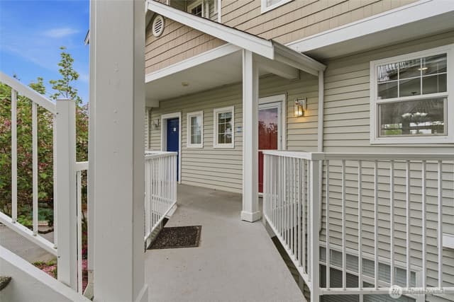 Property photo for 5400 Harbour Pointe Boulevard #G202, Mukilteo photo 3