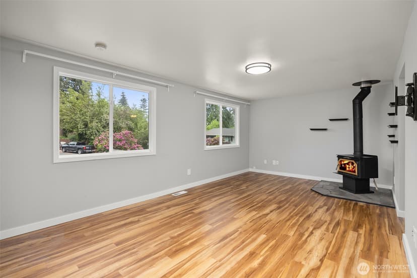 Property photo for 15718 126th Place NE, Woodinville photo 4
