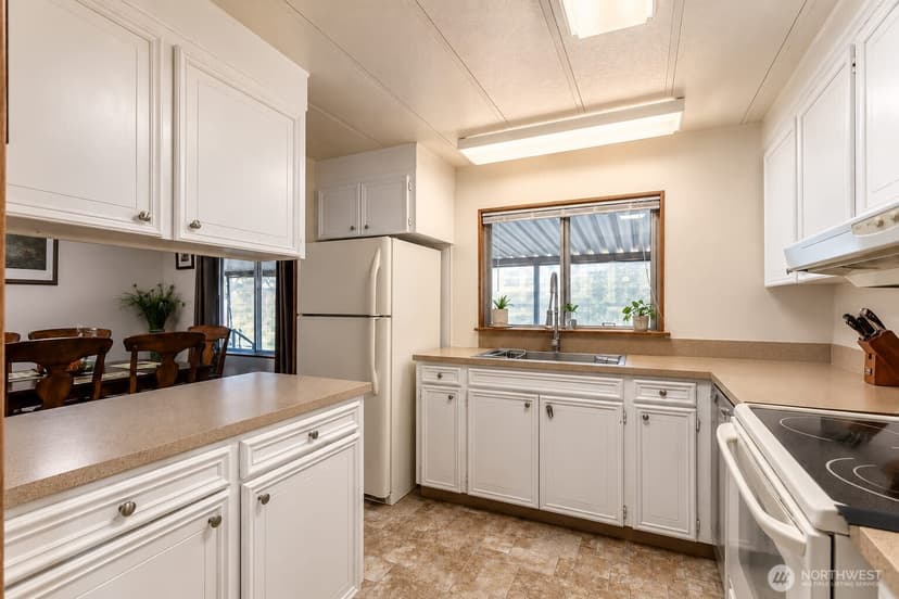 Property photo for 1402 22nd Street NE #214, Auburn photo 4