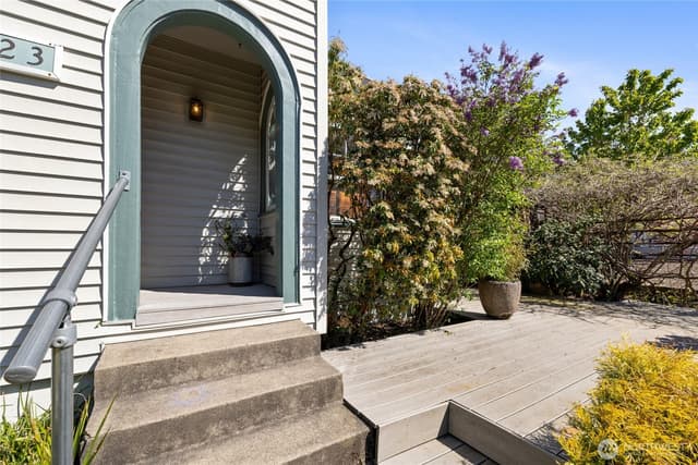 Property photo for 923 N Junett Street, Tacoma photo 3