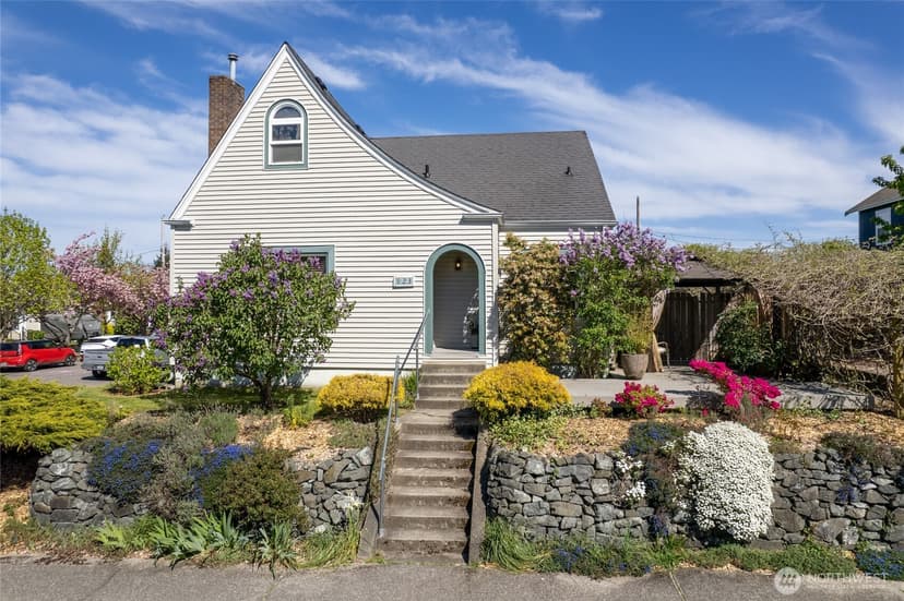 Property photo for 923 N Junett Street, Tacoma