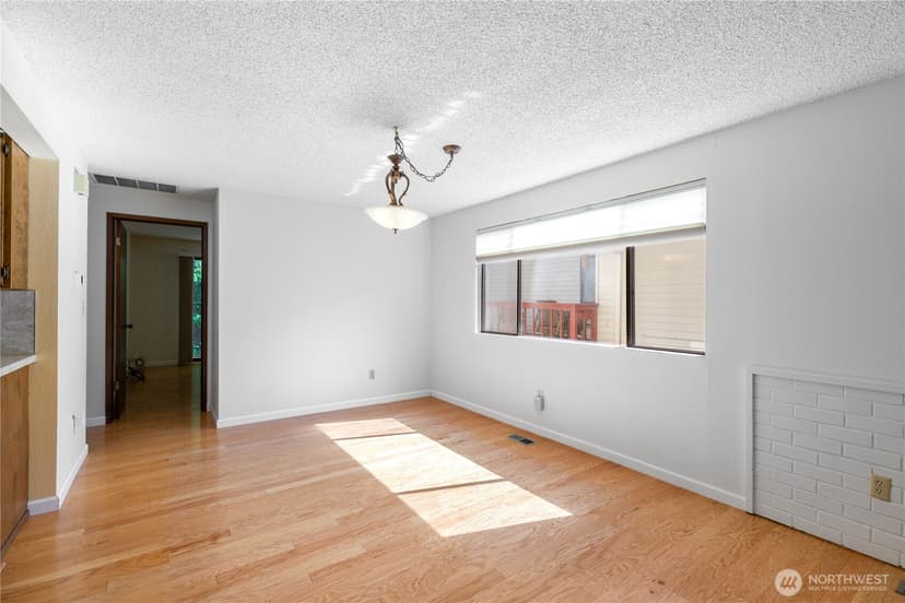Property photo for 932 S 245th Place, Des Moines photo 7