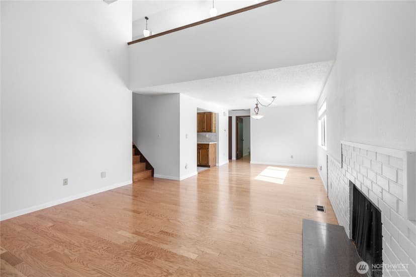 Property photo for 932 S 245th Place, Des Moines photo 6