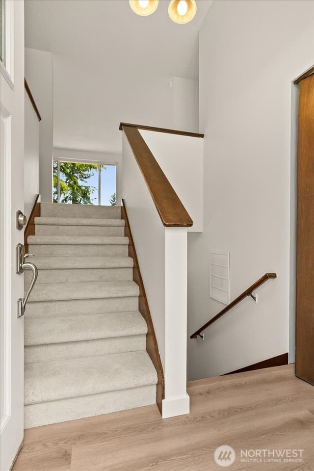 Property photo for 9236 NE 136th Place, Kirkland photo 5