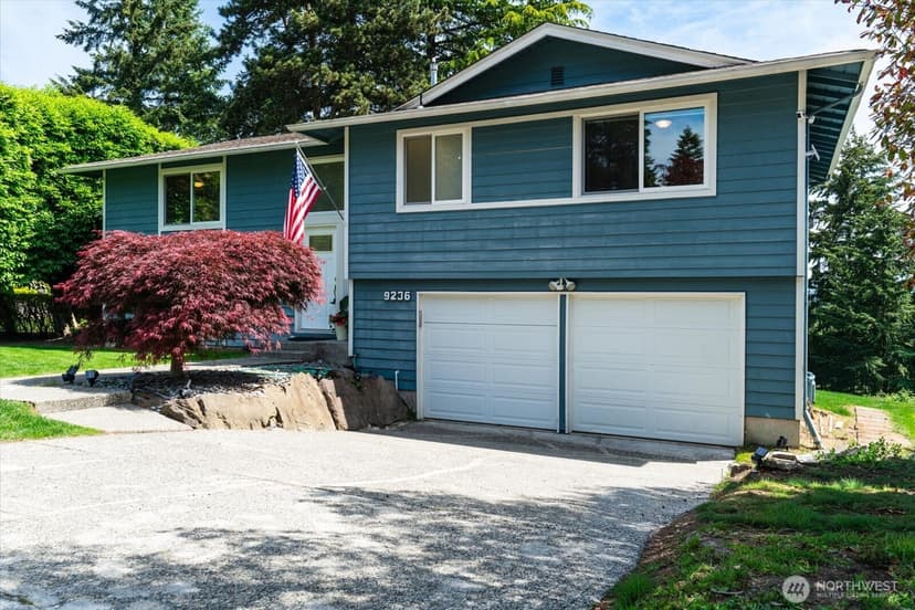 Property photo for 9236 NE 136th Place, Kirkland photo 2