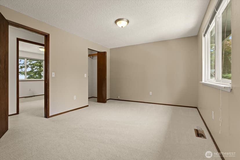 Property photo for 9236 NE 136th Place, Kirkland photo 22