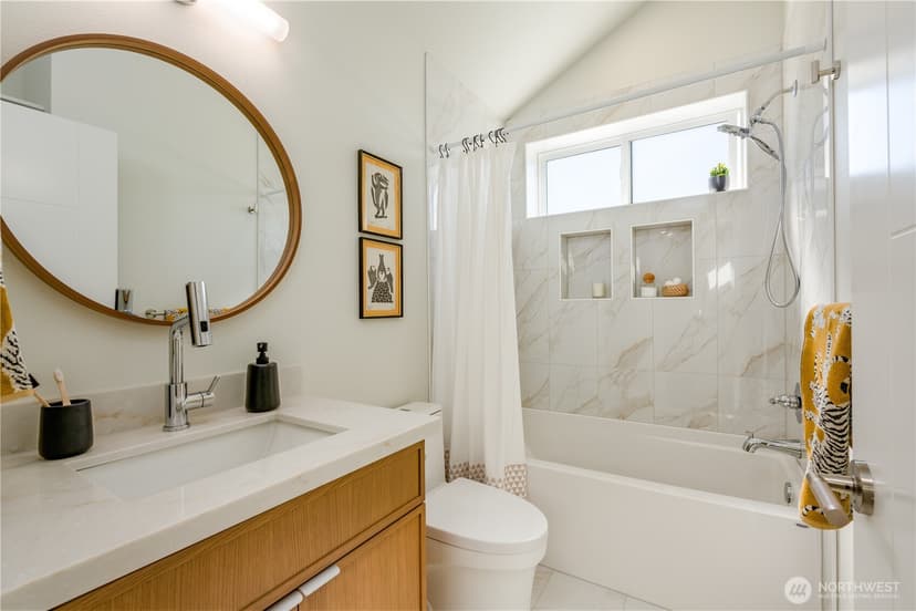 Property photo for 5116 15th Avenue S, Seattle photo 6