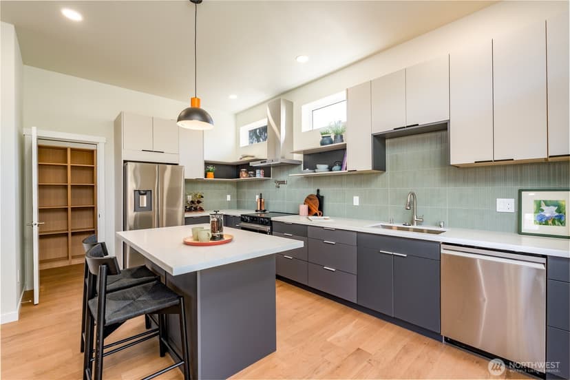 Property photo for 5116 15th Avenue S, Seattle photo 5