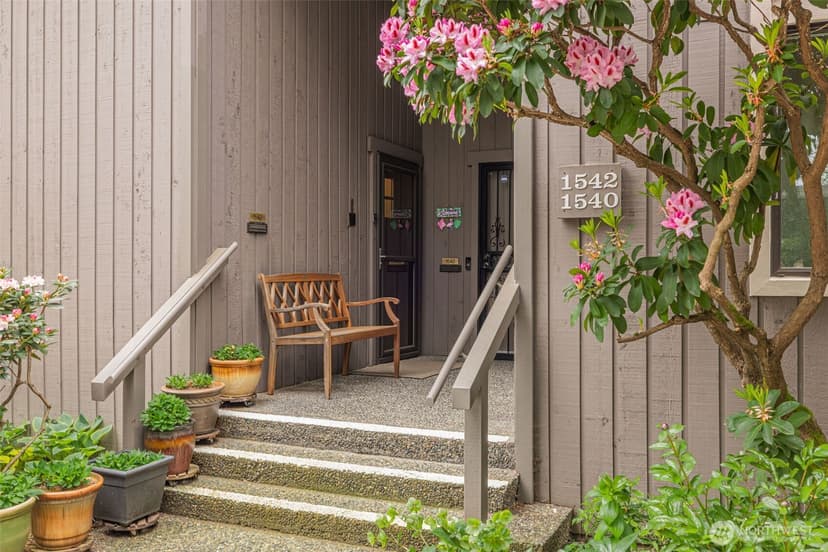Property photo for 1542 NE 140th Street #E6, Seattle photo 3
