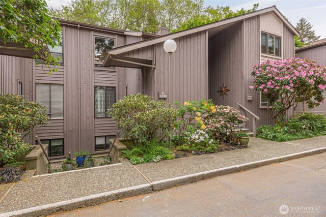 Property photo for 1542 NE 140th Street #E6, Seattle photo 2