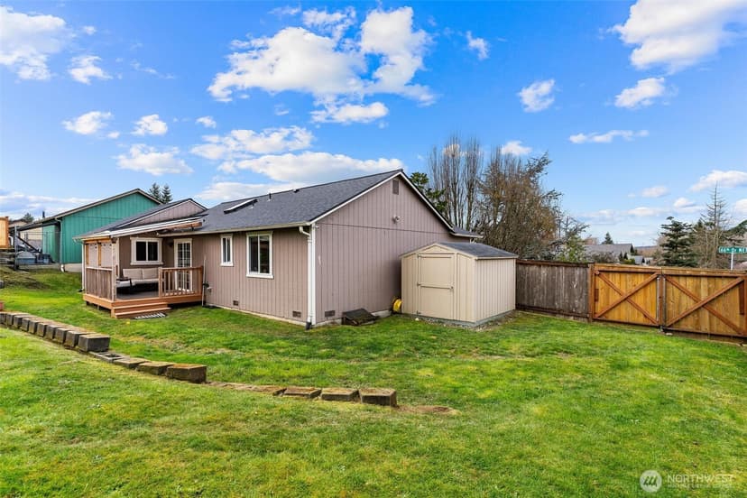 Property photo for 6713 66th Drive NE, Marysville photo 32