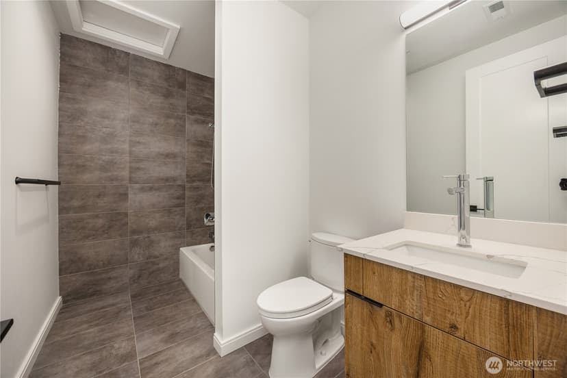 Property photo for 6821 96th Avenue SE, Mercer Island photo 28
