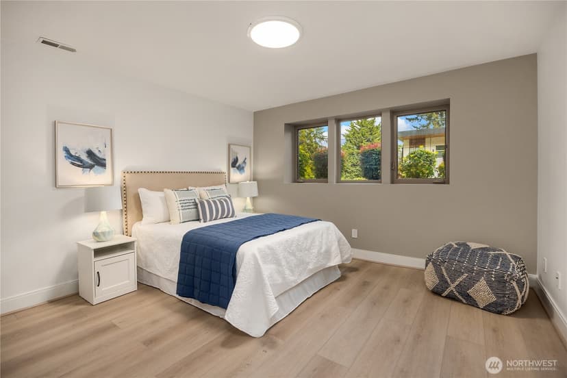 Property photo for 6821 96th Avenue SE, Mercer Island photo 29