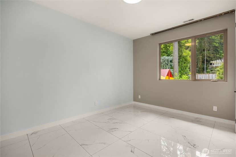 Property photo for 6821 96th Avenue SE, Mercer Island photo 27