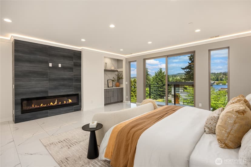 Property photo for 6821 96th Avenue SE, Mercer Island photo 18