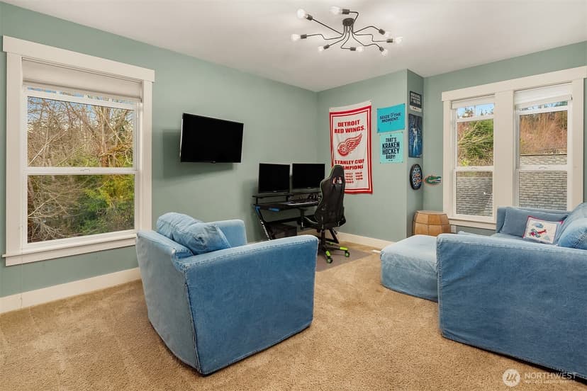Property photo for 17003 Talbot Road, Edmonds photo 24