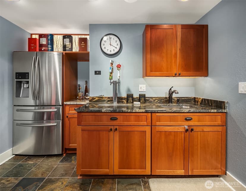 Property photo for 17003 Talbot Road, Edmonds photo 27