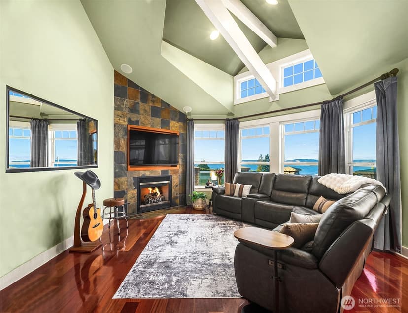 Property photo for 17003 Talbot Road, Edmonds photo 6