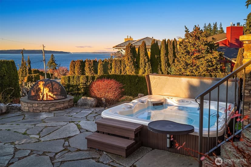 Property photo for 17003 Talbot Road, Edmonds photo 31
