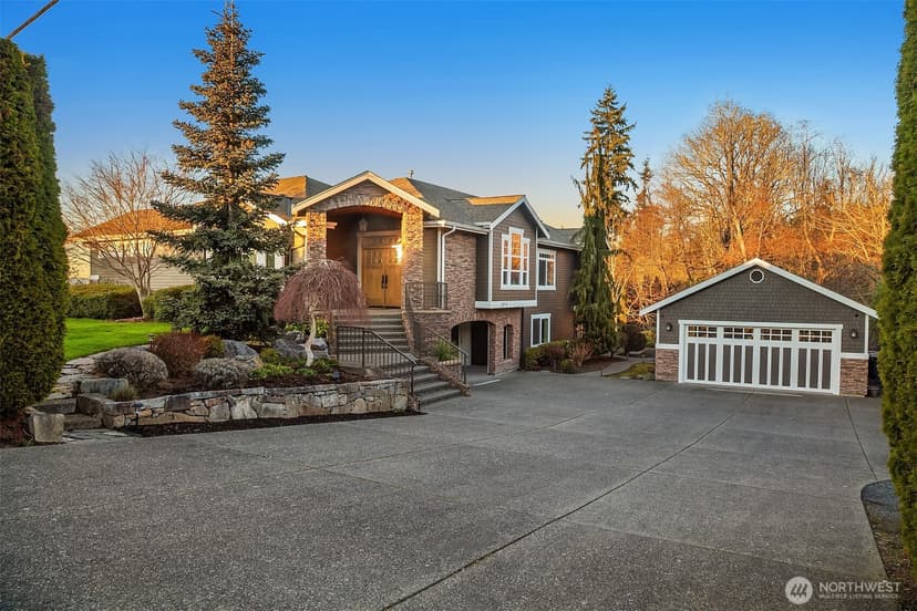 Property photo for 17003 Talbot Road, Edmonds photo 3