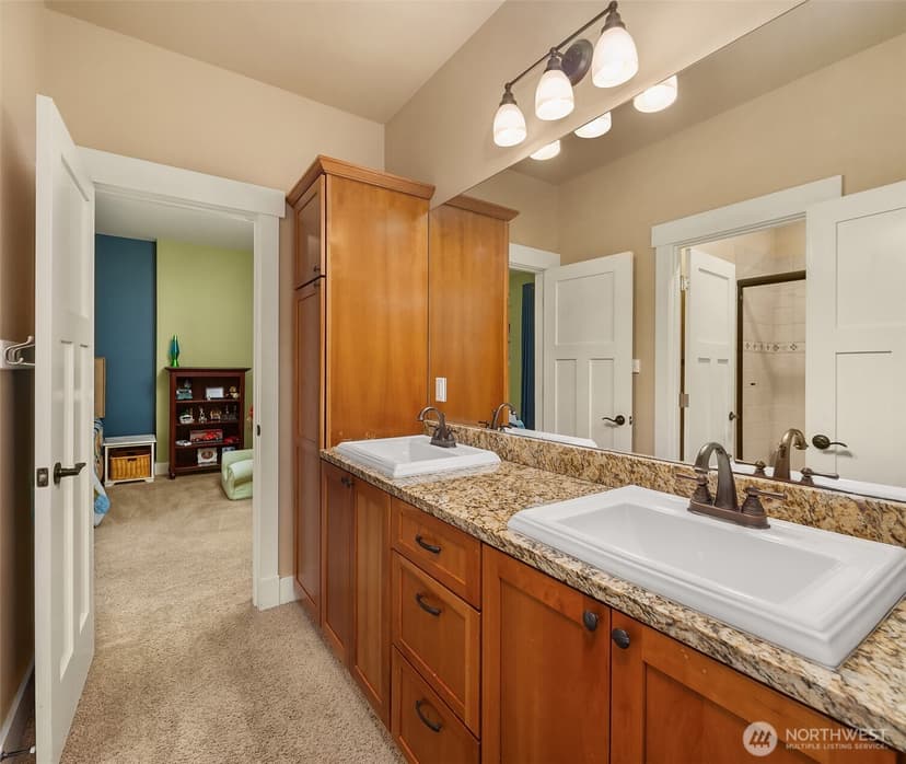 Property photo for 17003 Talbot Road, Edmonds photo 23
